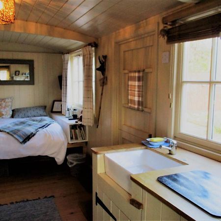 Готель Glamping On The Hill Mells Екстер'єр фото