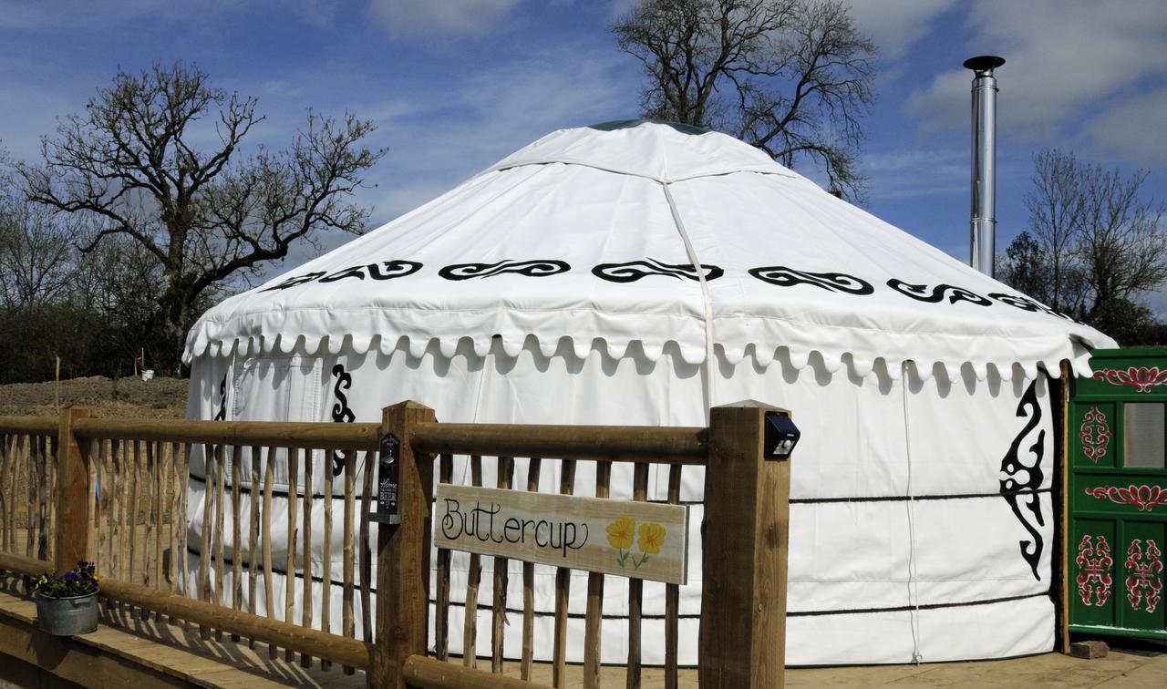 Готель Glamping On The Hill Mells Екстер'єр фото
