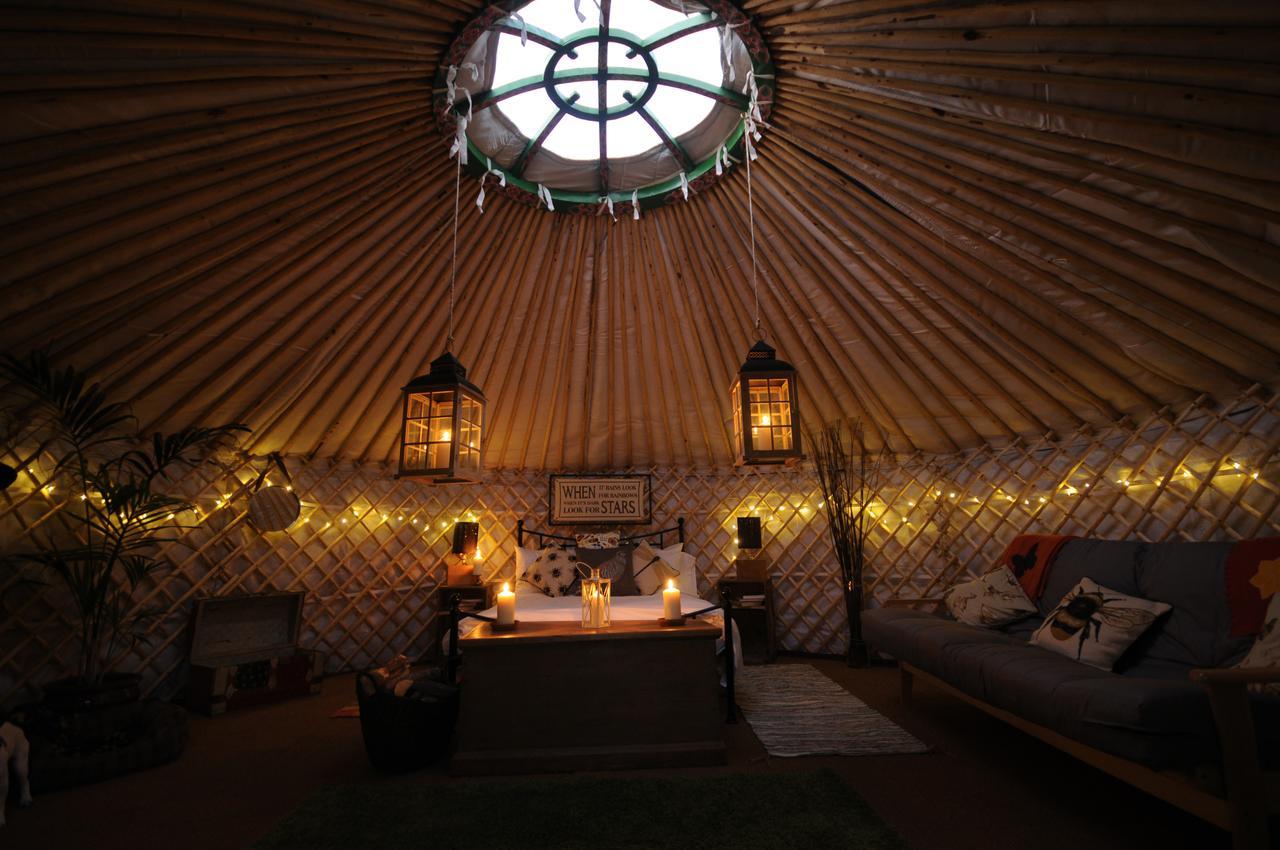 Готель Glamping On The Hill Mells Екстер'єр фото